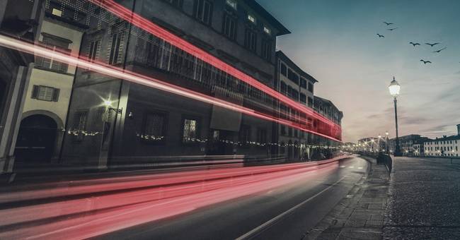 Wichtigkeit der Seitenladezeit Google Pagespeed | © Polonio Video - stock.adobe.com