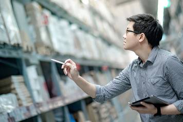 PIM systems and digitalization | © zephyr_p - stock.adobe.com