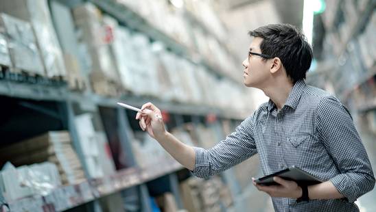 PIM-Systeme und die Digitalisierung | © zephyr_p - stock.adobe.com